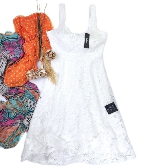 New Lulu's White Lace Lined Dress Sz M - Picture 6 of 11